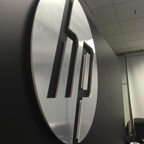 Logo hp plata en volumen