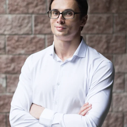 front-view-businessman-with-crossed-arms